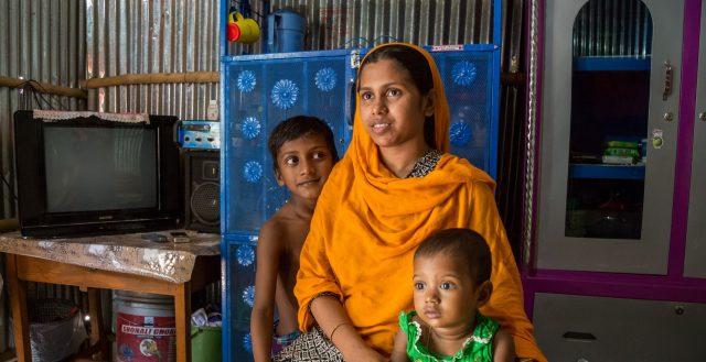 Adolescent married girl with her two children in Dhaka, Bangladesh. Photo: Nathalie Bertrams