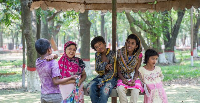 Adolescents in Dhaka, Bangladesh © Nathalie Bertrams/GAGE