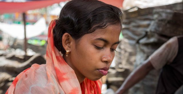 15-year-old girl who work in the garment industry, Bangladesh © Nathalie Bertrams/GAGE 2022